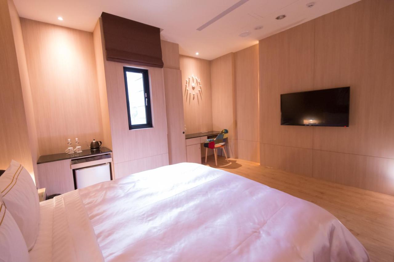 J Moon Villa Motel Tajpej Kültér fotó