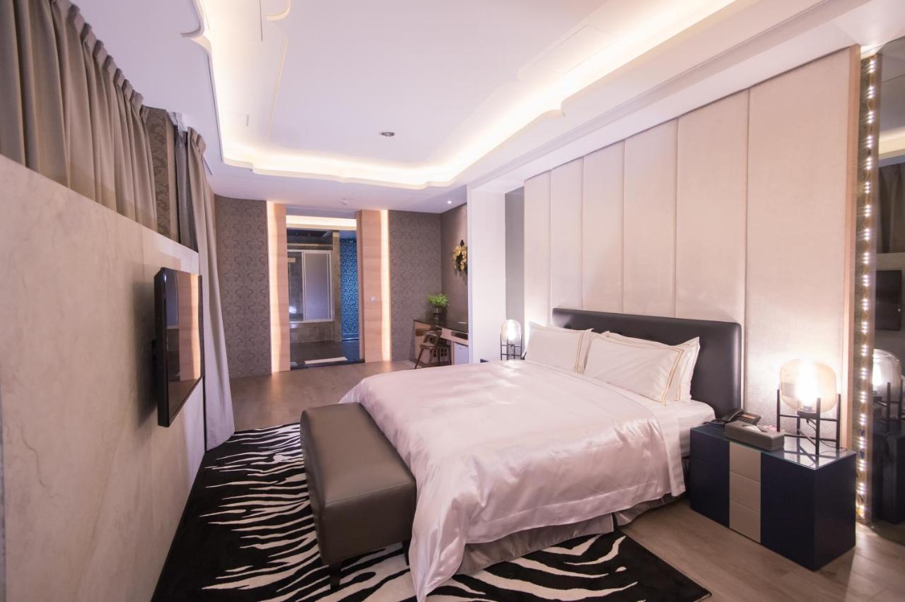 J Moon Villa Motel Tajpej Kültér fotó