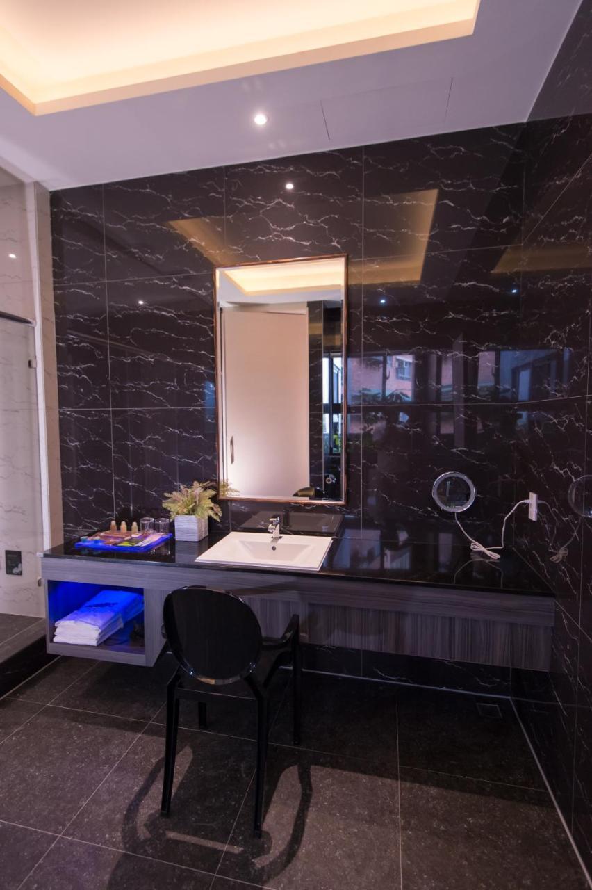 J Moon Villa Motel Tajpej Kültér fotó